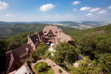 Wartburghotel im Herbst mit dem Thüringen DUO